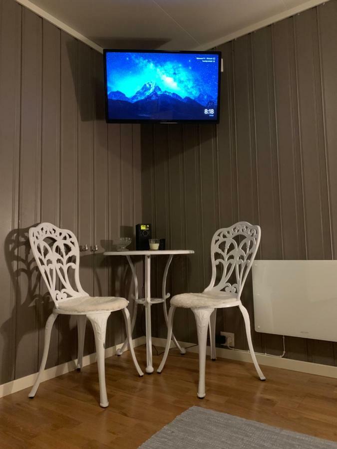 Cozy & Private Room In The Middle Of Lofoten Leknes Exterior photo